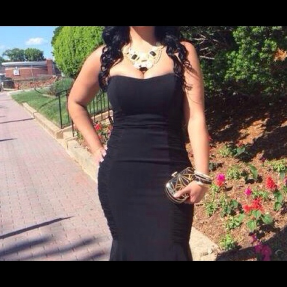 Badgley Mischka Curves for Days Gown